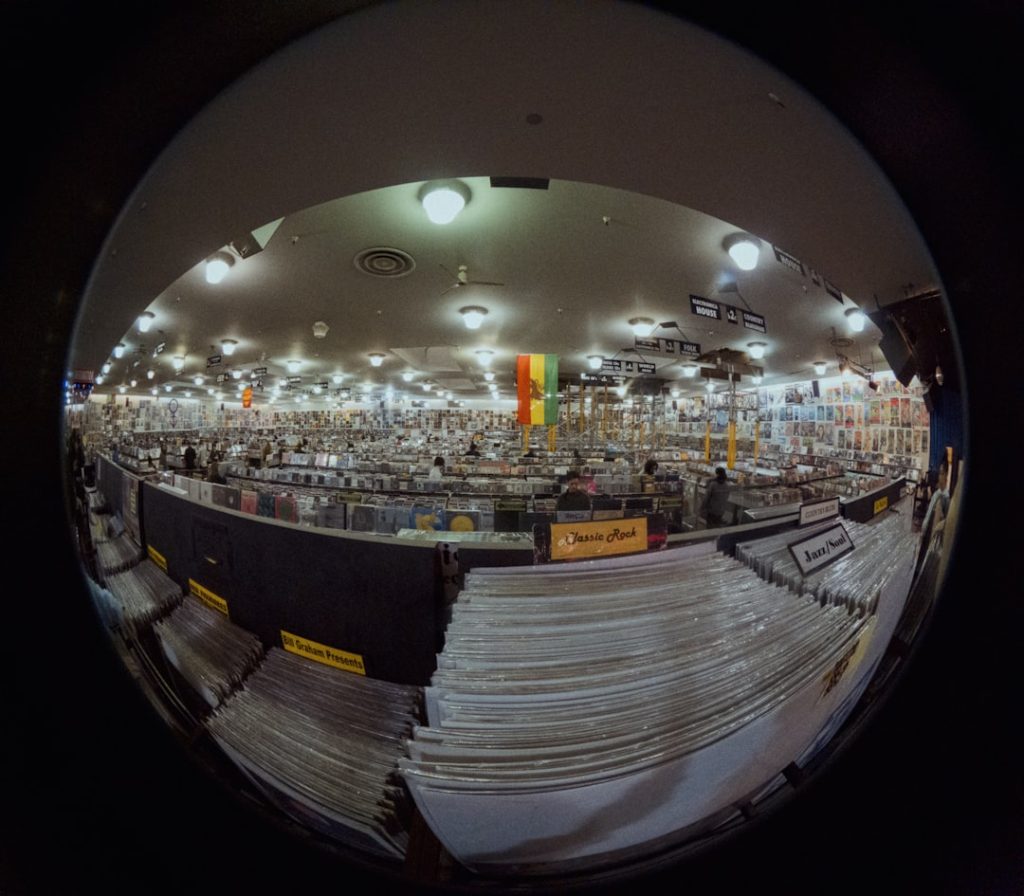 Histoire de la musique électronique : des origines à 2026