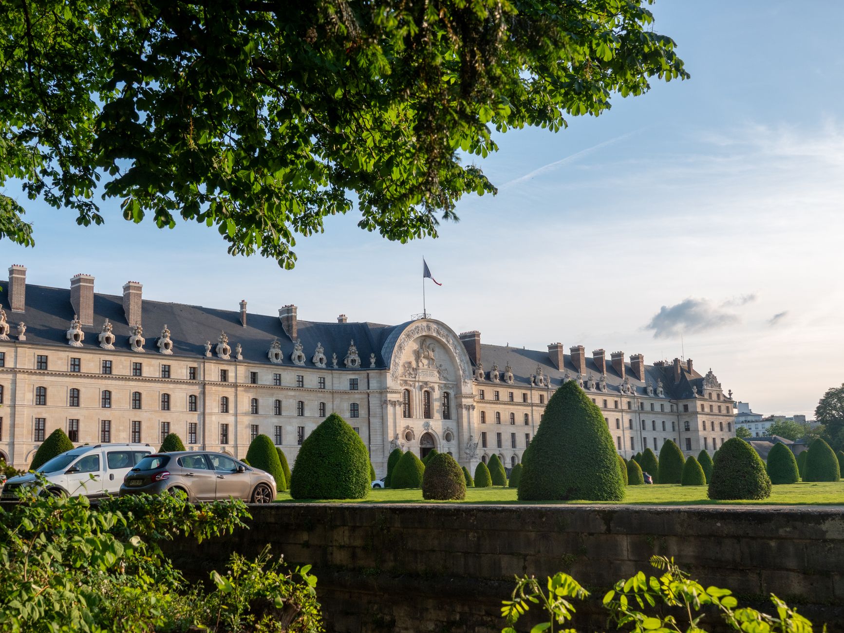 Sécurité renforcée à Paris : la visite du pape sous haute protection