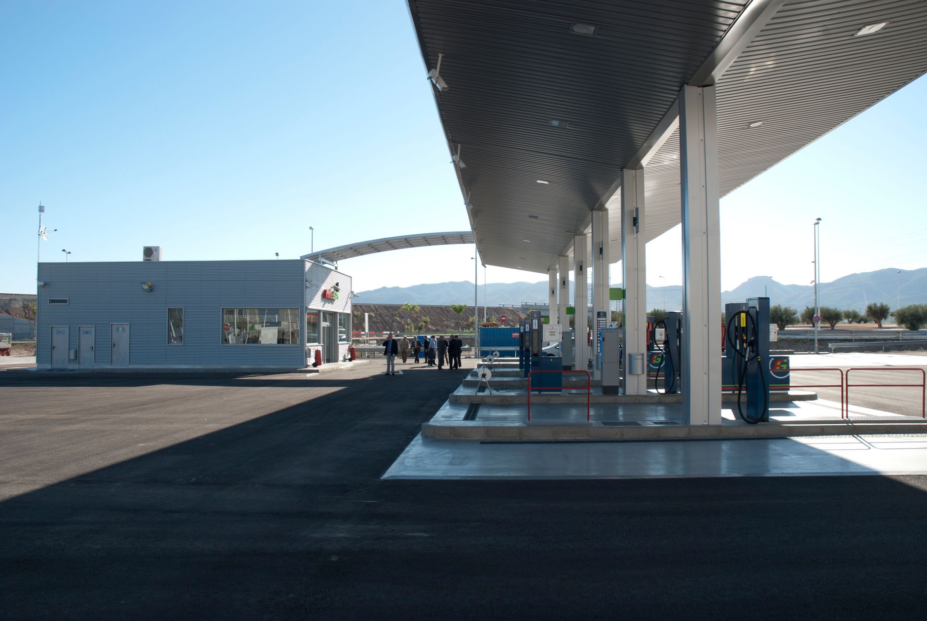 Camions autorisés le dimanche : quel impact sur votre station-service ?