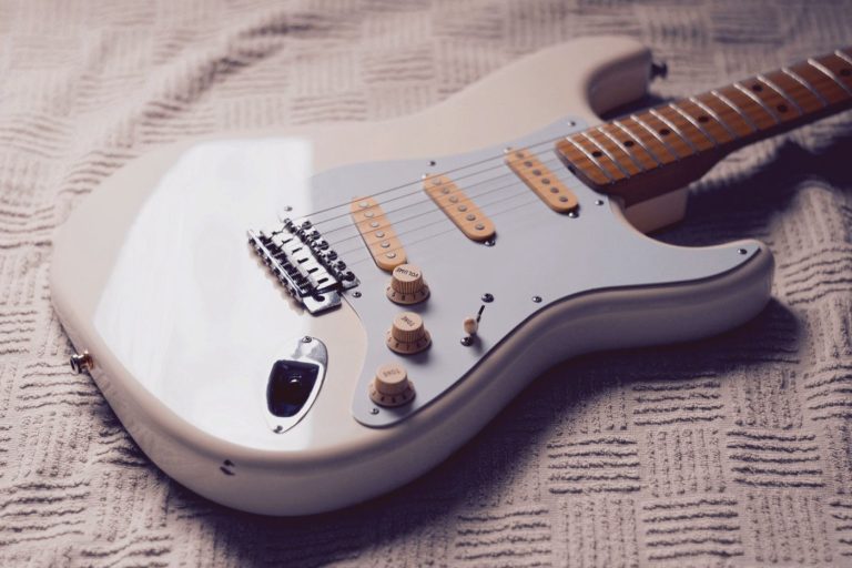 Guide complet pour l&rsquo;entretien des cordes de guitare
