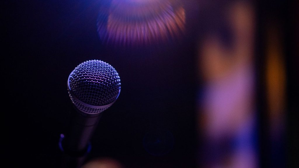 Musicien en tournée : bien choisir son micro pour la scène