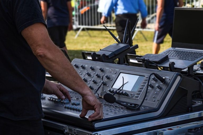Meilleurs plugins pour mixer une guitare — guide et top