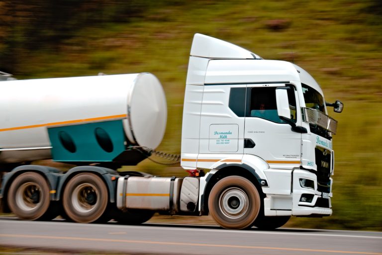 Camions autorisés le dimanche : quel impact sur votre station-service ?