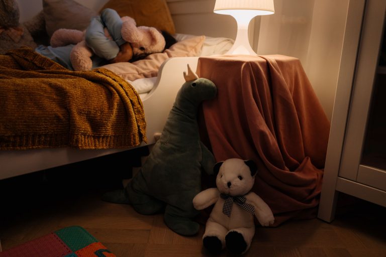Comment le changement d&rsquo;heure perturbe votre sommeil chaque année