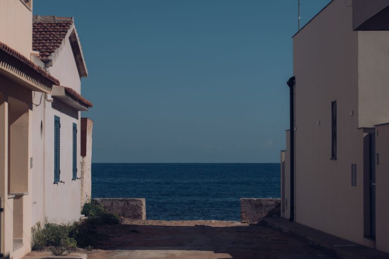 Le secret pour trouver une maison économique près de la mer en Italie