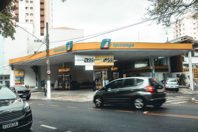 Carburants en hausse : les auto-écoles en péril financier