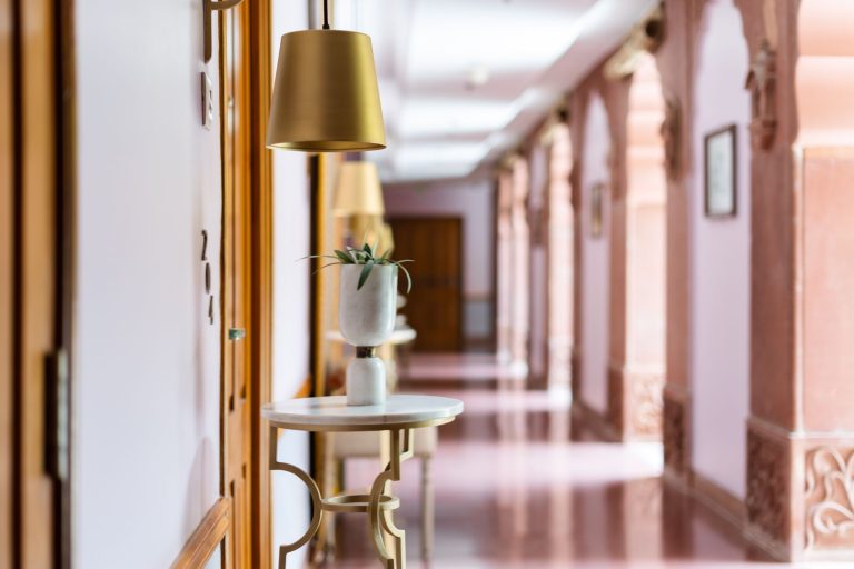 L&rsquo;impact de l&rsquo;ouverture du Crowne Plaza sur Marne-la-Vallée : un bouleversement pour la communauté ?
