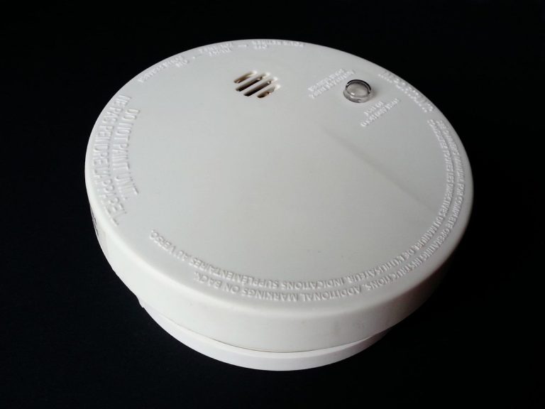 Alarme maison sans fil : ce qu&rsquo;il faut vérifier avant d&rsquo;acheter