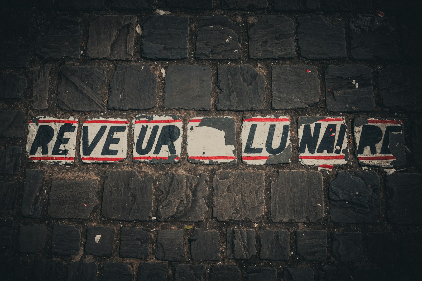 Comment un simple bourrelet d'étanchéité réduit vos factures de chauffage