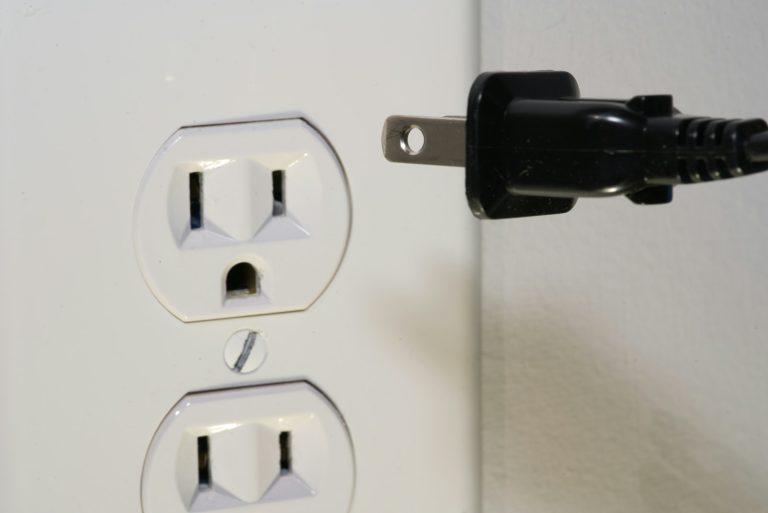 Prises électriques cachées : comment les rendre enfin accessibles ?
