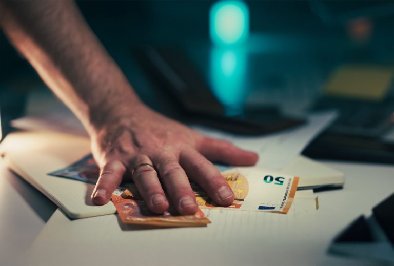 Opération non autorisée : que faire si votre banque refuse le remboursement ?